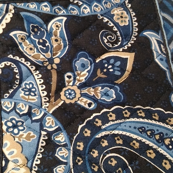 LAST DROP! Like New Vera Bradley Paisley Print Tote - Picture 7 of 13